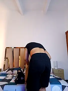 Snapshot of Elowen_Clark chatting on February 11, 2026, 7:36 pm Elowen Clark online show from February 11, 2026, 7:36 pm