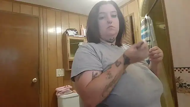 vanessraine online show from September 10, 2025, 8:30 pm