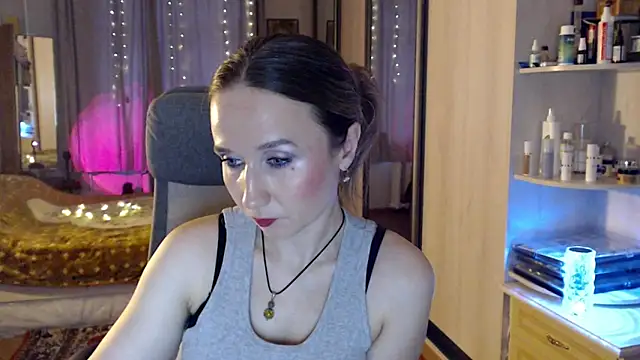 ClassyInna online show from November 14, 2025, 10:08 am