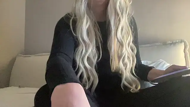 Snapshot of Wodkarella chatting on October 1, 2025, 7:24 am Wodkarella online show from October 1, 2025, 7:24 am