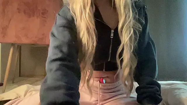 Snapshot of Wodkarella chatting on September 26, 2025, 7:59 am Wodkarella online show from September 26, 2025, 7:59 am