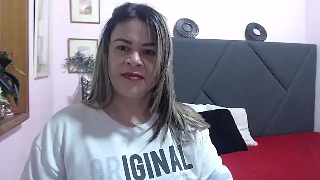 Snapshot of pamela_echeverria chatting on November 3, 2025, 12:09 pm pamela echeverria online show from November 3, 2025, 12:09 pm