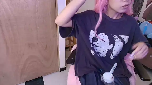 Terraelowen online show from March 3, 2026, 11:39 am