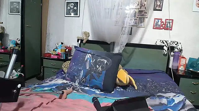 Snapshot of Lilirose-63 chatting on February 9, 2026, 7:06 am Lilirose-63 online show from February 9, 2026, 7:06 am