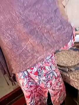 Snapshot of poojarani334 chatting on December 19, 2025, 2:48 am poojarani334 online show from December 19, 2025, 2:48 am