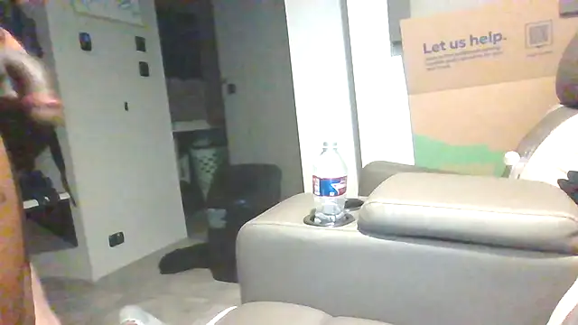 Prettyvsmonster online show from April 25, 2026, 10:29 am