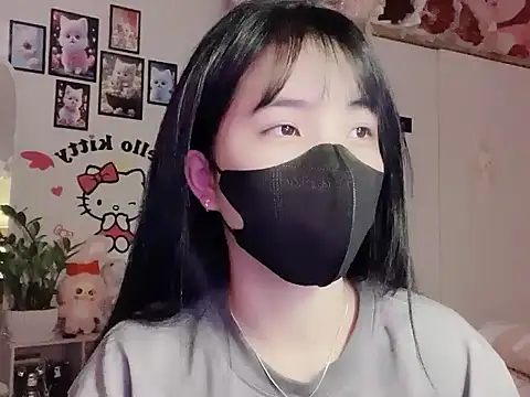 keelinnn19 online show from November 14, 2025, 7:28 pm