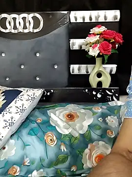 Snapshot of Suhana_Darling chatting on April 6, 2026, 10:33 pm Suhana Darling online show from April 6, 2026, 10:33 pm
