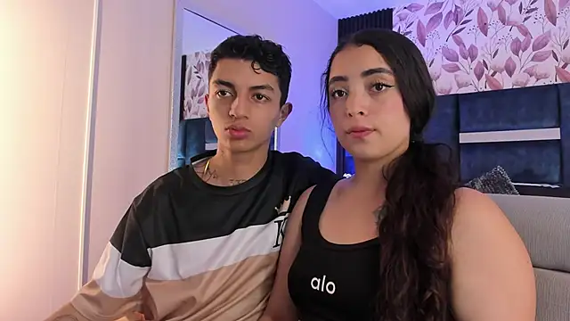 Snapshot of NickandAbby_ chatting on February 5, 2026, 7:43 pm NickandAbby online show from February 5, 2026, 7:43 pm