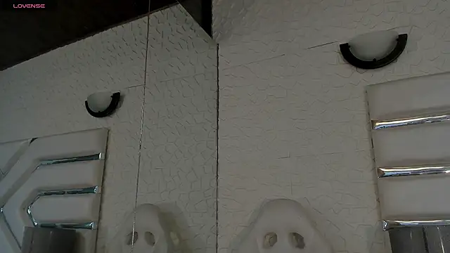 TatiLee online show from February 24, 2026, 6:09 pm