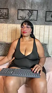 Snapshot of aranzzalatin chatting on January 31, 2026, 9:35 pm aranzzalatin online show from January 31, 2026, 9:35 pm