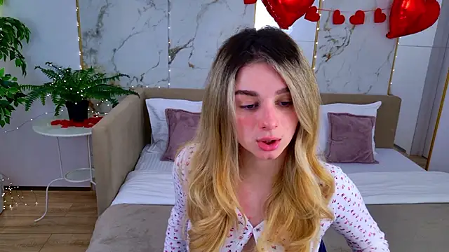 SweetyLicky online show from February 16, 2026, 4:05 pm