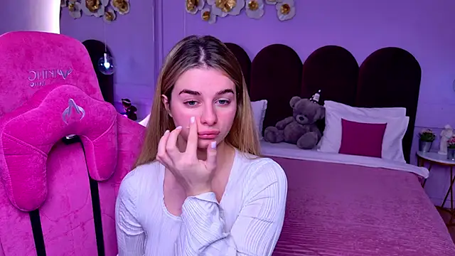 SweetyLicky online show from November 25, 2025, 4:18 pm