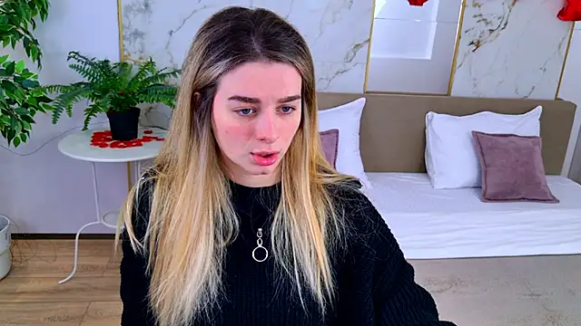 SweetyLicky online show from February 15, 2026, 4:06 pm