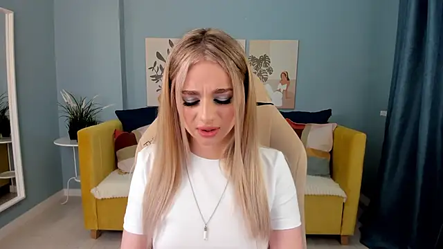 SweetyLicky online show from September 28, 2025, 4:14 pm