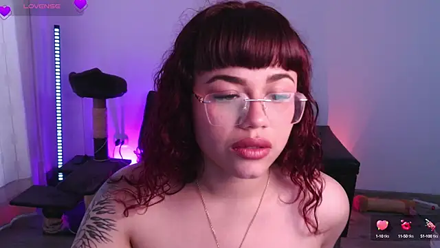 Snapshot of marsearth22_ chatting on October 21, 2025, 7:02 pm marsearth22 online show from October 21, 2025, 7:02 pm