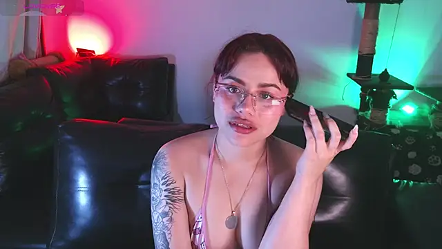 marsearth22  online show from December 22, 2025, 1:39 am