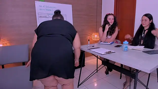 Snapshot of salem_cute chatting on November 15, 2025, 2:15 am salem cute online show from November 15, 2025, 2:15 am