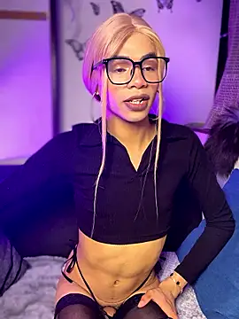 Katy bratz  online show from January 17, 2026, 4:38 am