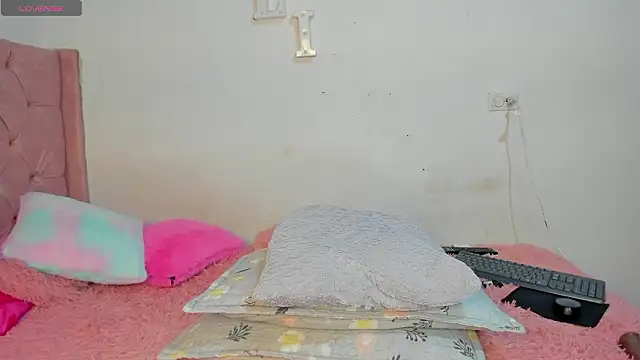 Snapshot of solpeich chatting on February 21, 2026, 3:58 pm solpeich online show from February 21, 2026, 3:58 pm