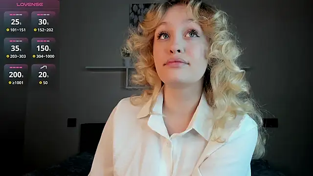 Julliakoill online show from November 25, 2025, 6:25 am