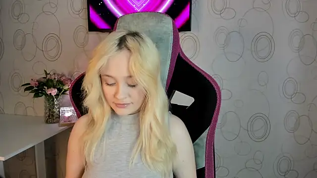 Julliakoill online show from February 12, 2026, 10:37 am