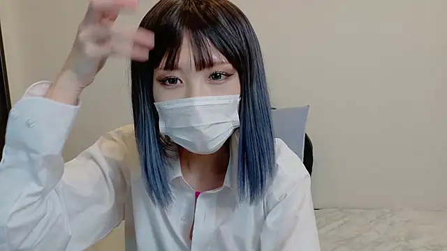 Snapshot of sarina_at chatting on May 6, 2026, 4:38 am sarina at online show from May 6, 2026, 4:38 am