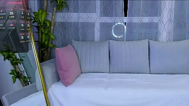 Snapshot of Valkyrie_sky chatting on June 18, 2026, 5:06 am Valkyrie sky online show from June 18, 2026, 5:06 am
