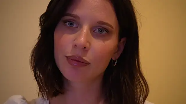 ellaa91 online show from June 9, 2026, 5:58 pm
