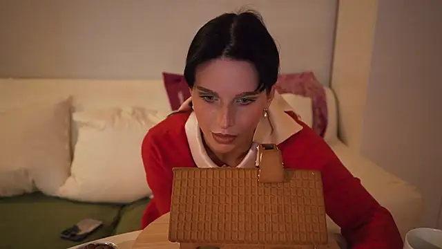 ellaa91 online show from November 29, 2025, 1:33 pm