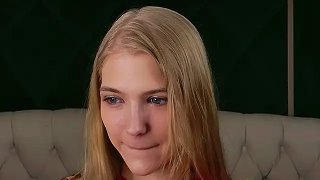 4example Chloe online show from April 6, 2026, 5:30 am