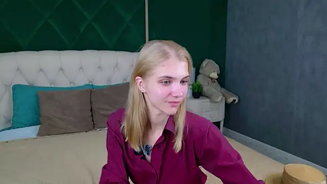 Snapshot of 4example_Chloe chatting on July 14, 2026, 5:34 am 4example Chloe online show from July 14, 2026, 5:34 am