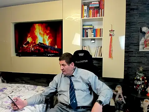 Snapshot of SpartacusDaddy48 chatting on February 16, 2026, 4:11 am SpartacusDaddy48 online show from February 16, 2026, 4:11 am