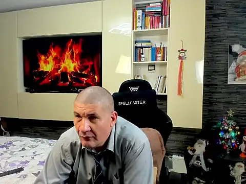 Snapshot of SpartacusDaddy48 chatting on February 17, 2026, 5:21 pm SpartacusDaddy48 online show from February 17, 2026, 5:21 pm