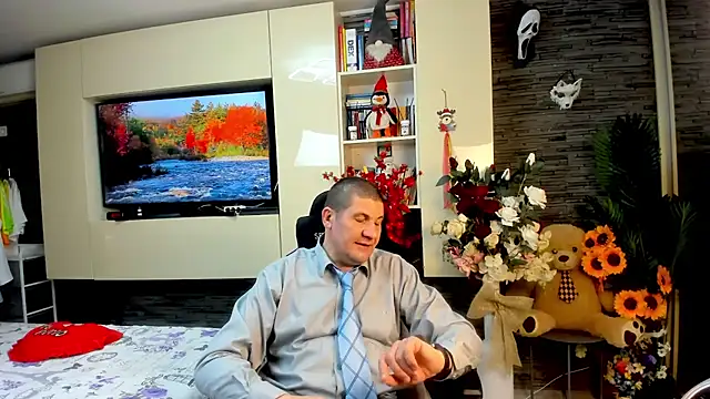 Snapshot of SpartacusDaddy48 chatting on May 12, 2026, 3:07 pm SpartacusDaddy48 online show from May 12, 2026, 3:07 pm