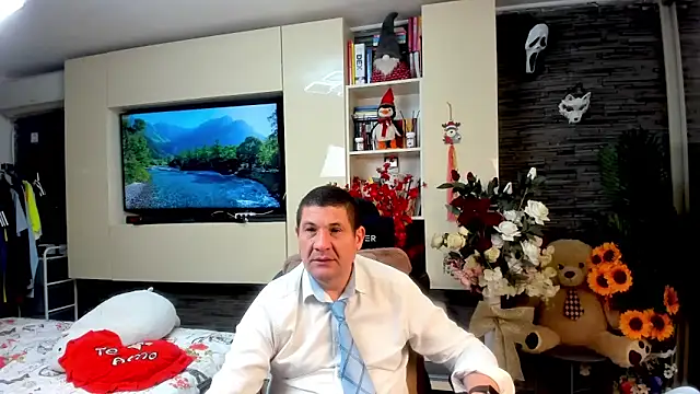Snapshot of SpartacusDaddy48 chatting on May 28, 2026, 8:26 pm SpartacusDaddy48 online show from May 28, 2026, 8:26 pm