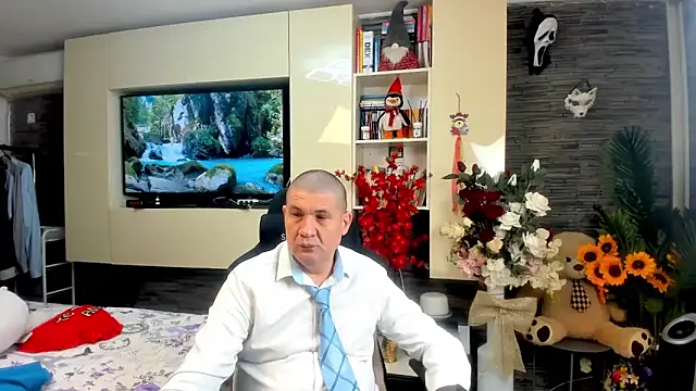 Snapshot of SpartacusDaddy48 chatting on May 1, 2026, 11:15 am SpartacusDaddy48 online show from May 1, 2026, 11:15 am