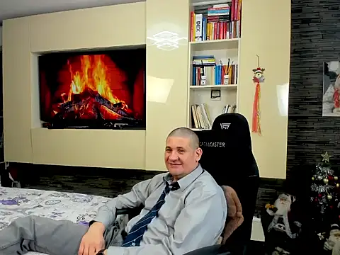 Snapshot of SpartacusDaddy48 chatting on February 18, 2026, 6:26 pm SpartacusDaddy48 online show from February 18, 2026, 6:26 pm