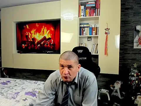 Snapshot of SpartacusDaddy48 chatting on February 19, 2026, 3:42 pm SpartacusDaddy48 online show from February 19, 2026, 3:42 pm