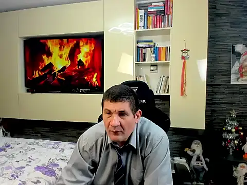 Snapshot of SpartacusDaddy48 chatting on February 15, 2026, 4:06 pm SpartacusDaddy48 online show from February 15, 2026, 4:06 pm