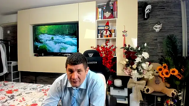 Snapshot of SpartacusDaddy48 chatting on April 28, 2026, 6:29 am SpartacusDaddy48 online show from April 28, 2026, 6:29 am