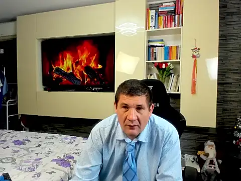 Snapshot of SpartacusDaddy48 chatting on February 10, 2026, 1:43 pm SpartacusDaddy48 online show from February 10, 2026, 1:43 pm