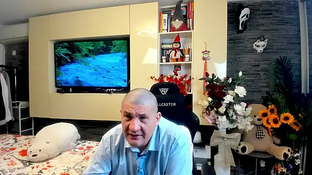 Snapshot of SpartacusDaddy48 chatting on April 28, 2026, 10:25 pm SpartacusDaddy48 online show from April 28, 2026, 10:25 pm