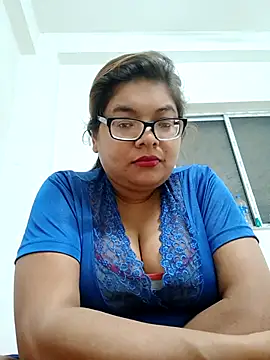 Elie couple143 online show from December 18, 2025, 6:56 pm