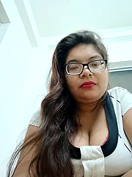 Elie couple143 online show from December 16, 2025, 8:35 pm