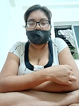 Elie couple143 online show from November 6, 2025, 6:23 pm