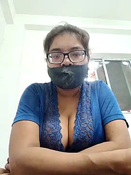 Elie couple143 online show from October 26, 2025, 10:37 am