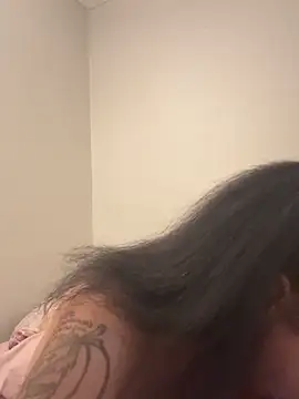 sweetnjuicyyy online show from October 19, 2025, 10:29 am