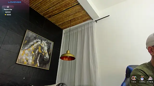 Maximo Wolff online show from October 24, 2025, 8:30 pm