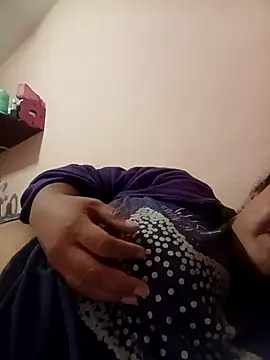 Caroomoom27 online show from September 17, 2025, 6:48 am